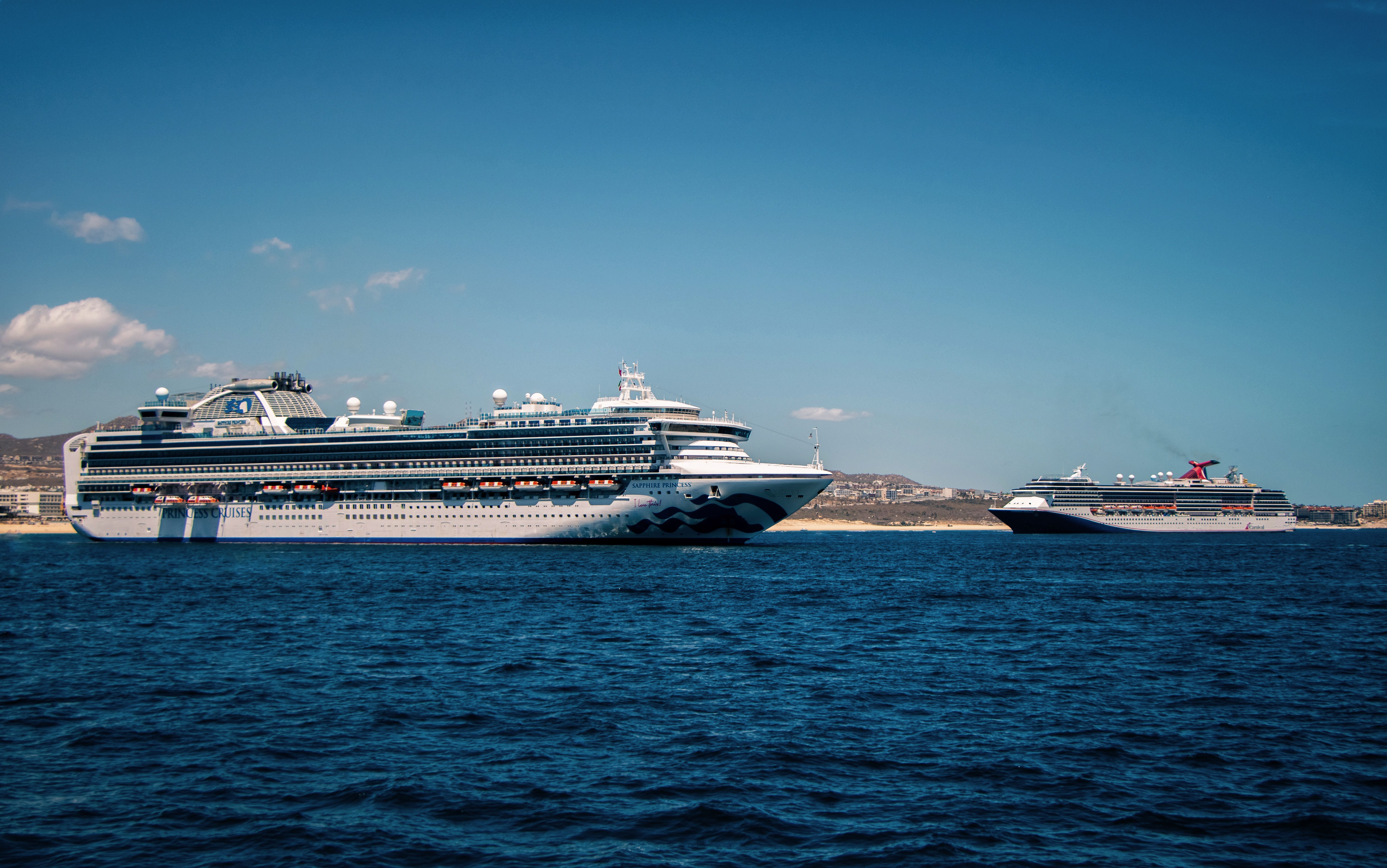 Cabo San Lucas Cruise Port Guide: Tendering, Beaches and Tips