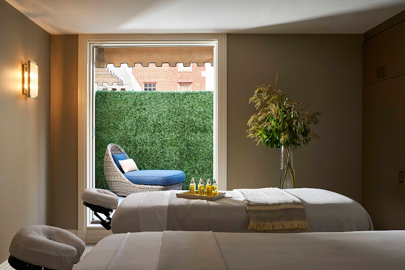 Spa Adolphus - Spa in Dallas