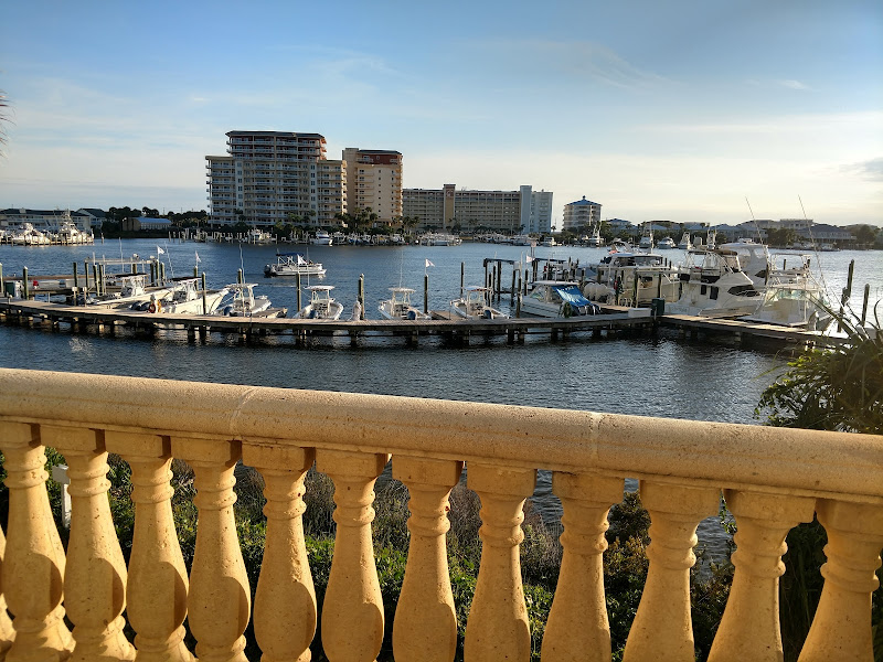 Marbella Yacht Club - Yacht club in Destin