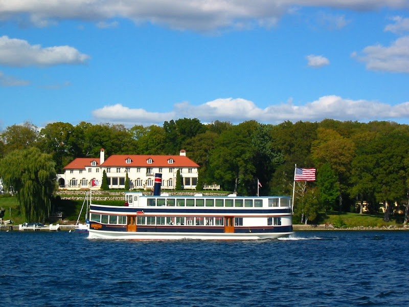 Lake Geneva Cruise Line - Boat tour agency in 812 Wrigley Dr