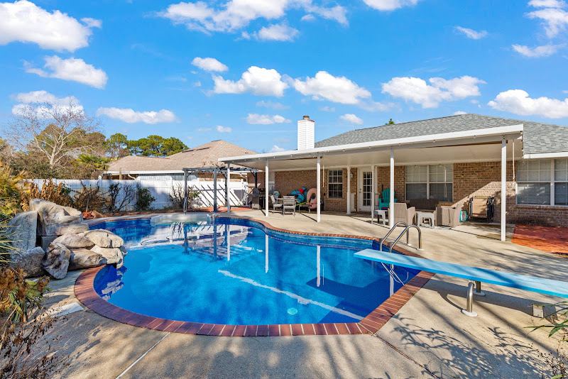 Salty Breeze Rentals LLC - Vacation home rental agency in Navarre