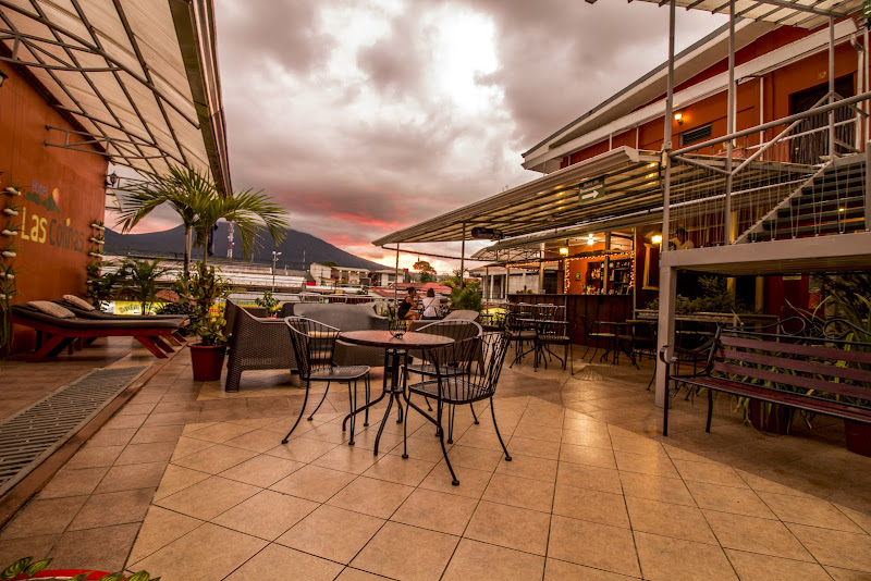 Balcón Arenal Restaurante y Sport Bar Lazy Twins