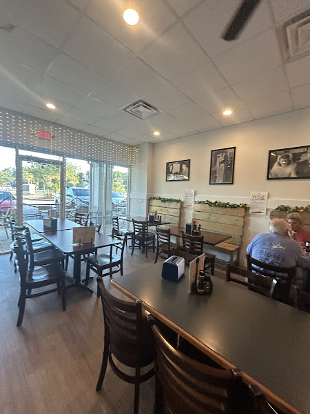 Lauria’s Italian Bar & Bistro - Italian restaurant in Orange Beach
