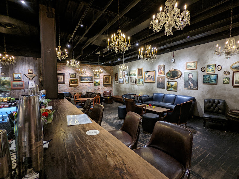 Hooch Craft Cocktail Bar - Bar in Aspen