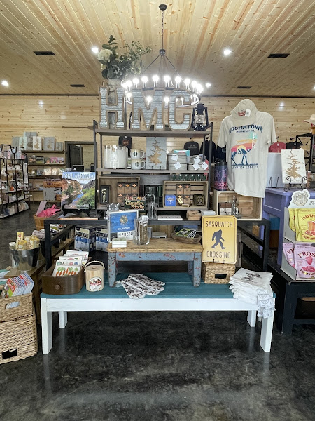 Hochatown Mountain Co - Gift shop in Broken Bow