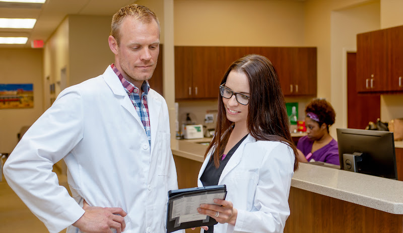 Physicians Care Walk-in Clinic - Chattanooga, NorthShore - Urgent care center in Chattanooga