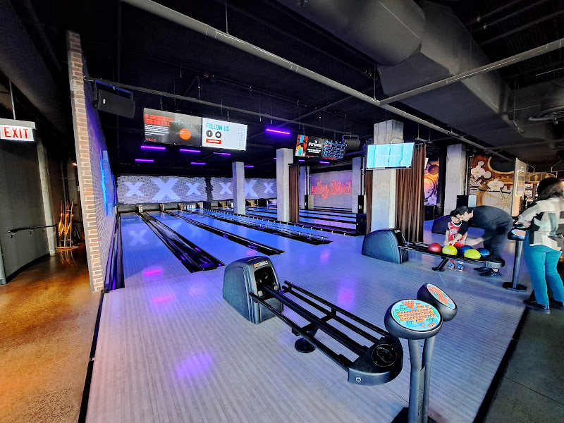 Lucky Strike Wrigleyville