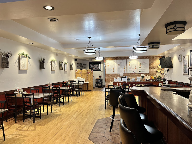 PTY'S Kitchen - Asian restaurant in Sturgeon Bay