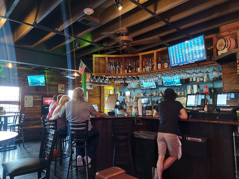 Crazy Craig's Treehouse - Bar & grill in Branson