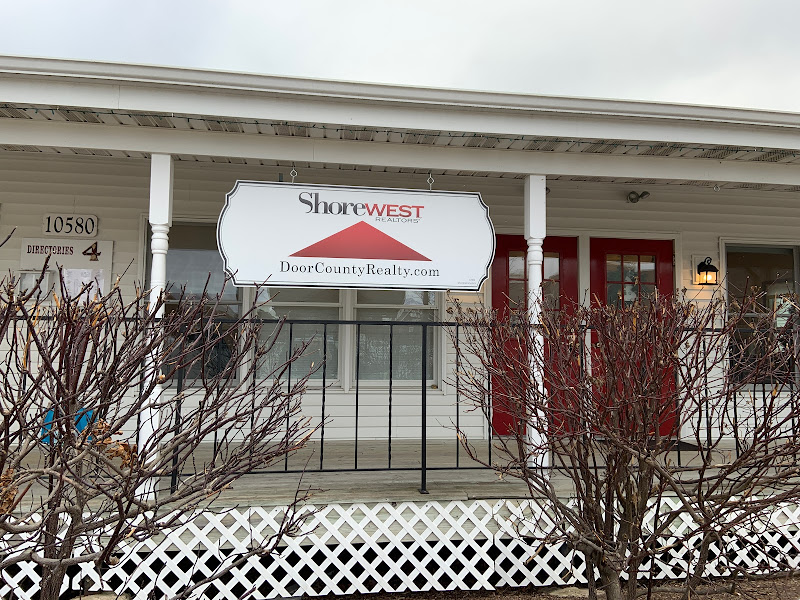 Erin Leline, Shorewest, REALTORS - Real estate agent in Sister Bay