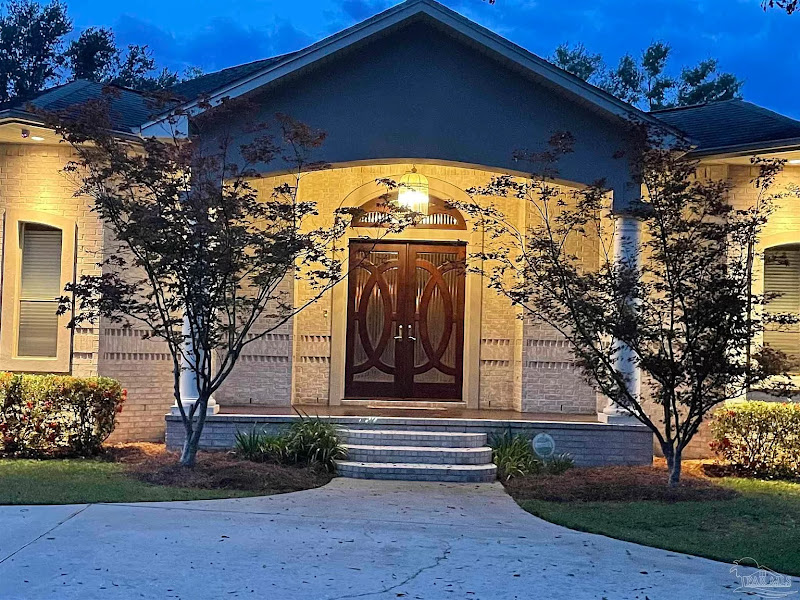 Christina Leavenworth Pensacola Real Estate Team - Levin Rinke Realtor