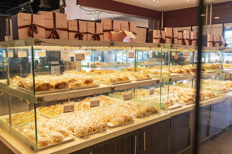 Sweet Hut Bakery Cafe - Bakery in Bradenton