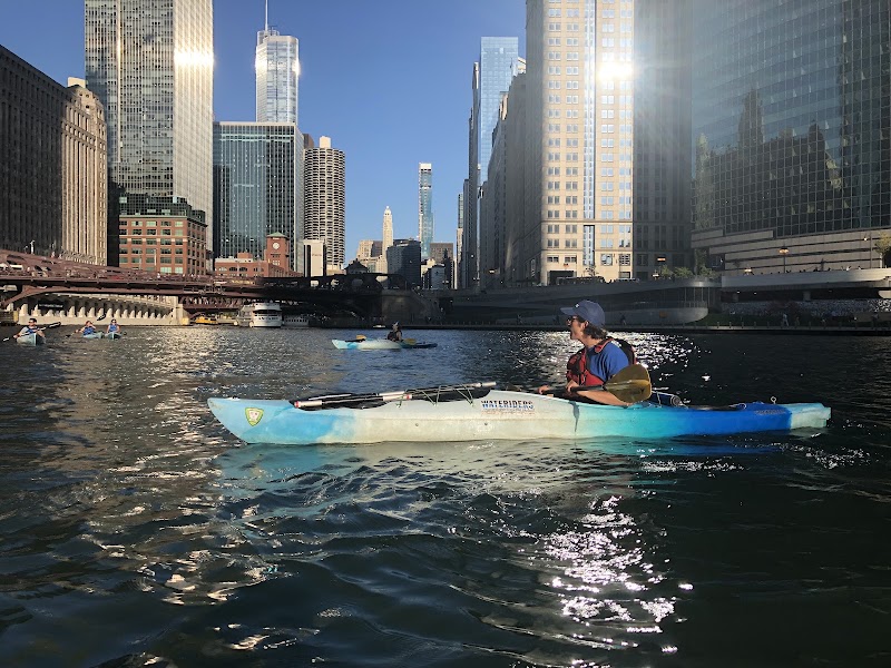 Wateriders at Bubbly Creek -- Chicago River Kayak Tours and Rentals - Canoe & kayak tour agency in Chicago