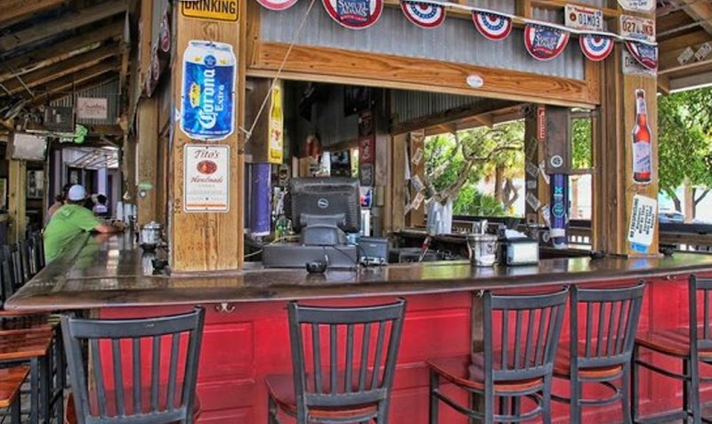 The Red Door Saloon Destin - Bar in Destin