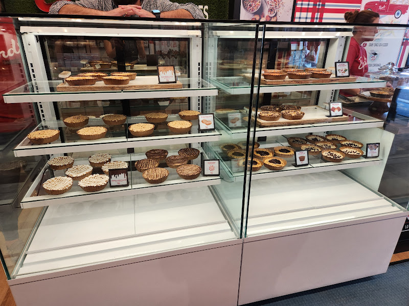 Byrd's Famous Cookies - Broadway at the Beach - Cookie shop in Myrtle Beach