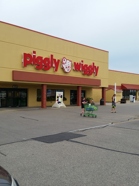 Hansen's IGA Market - Grocery store in Elkhorn