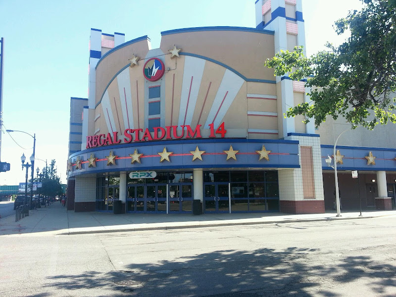 Regal City North - Movie theater in Chicago