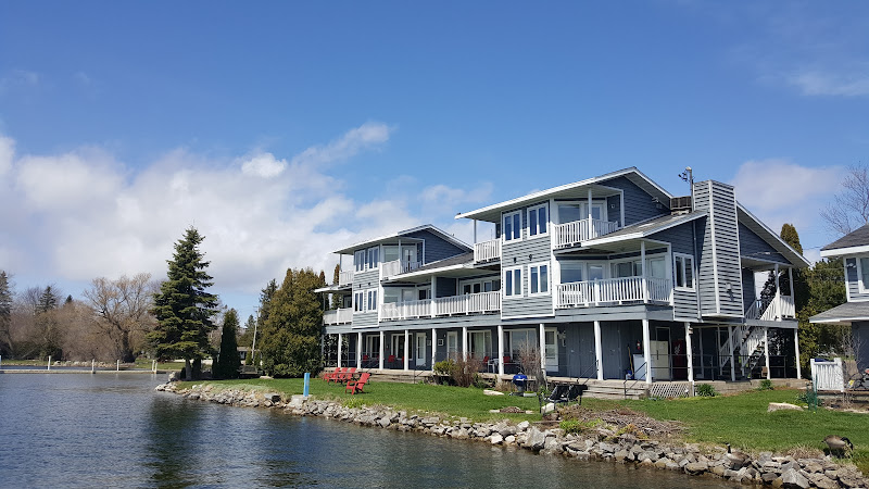 Snug Harbor Inn and Cottages Door County - Hotel in Sturgeon Bay