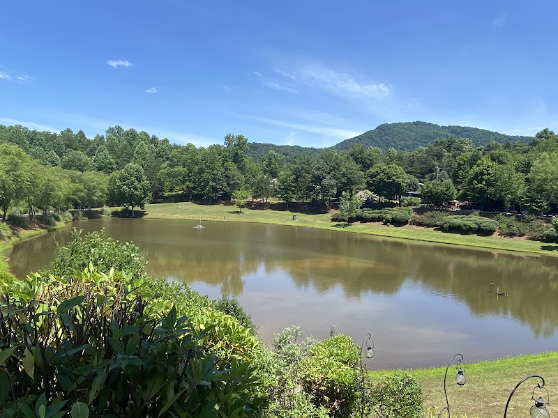 Apple Valley Farm Motorcoach Resort - Farm in Lake Lure