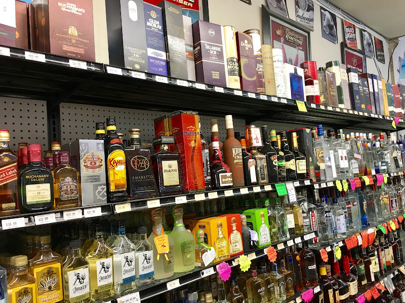 Healdsburg Liquor and market - Liquor store in Healdsburg