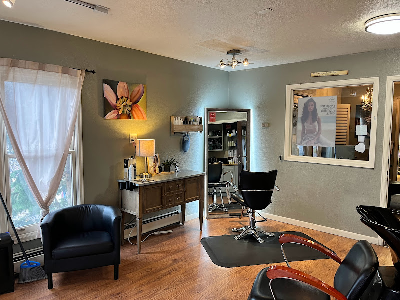 Roots Hair Studio - Beauty salon in Breckenridge
