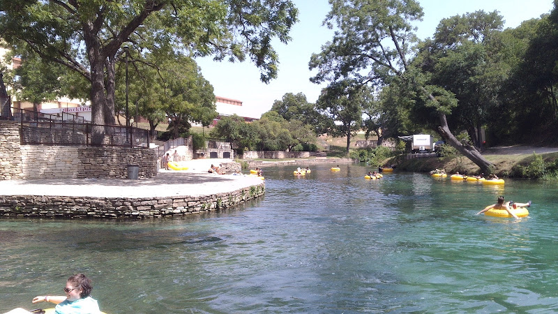 Landa Falls - Tourist attraction in New Braunfels
