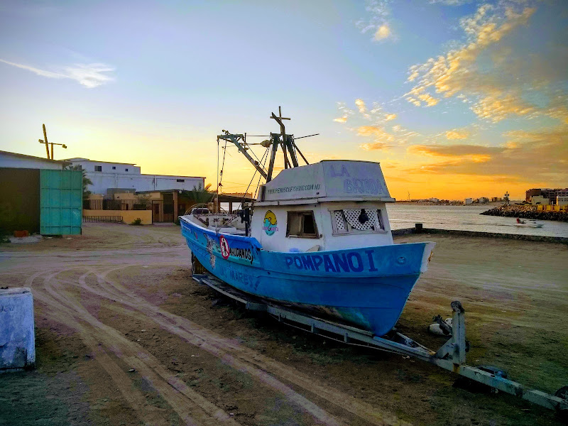 Pompano´s Fishing - Fishing charter in Recinto Portuario