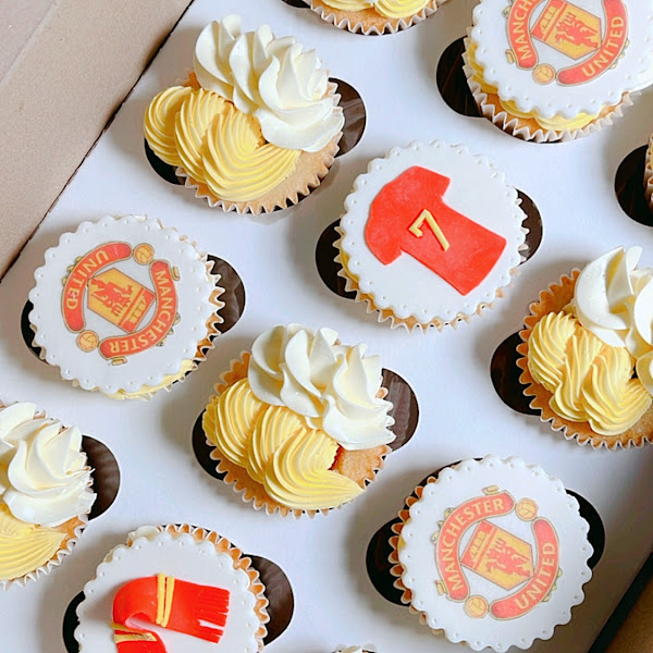 Cakes by Damaine