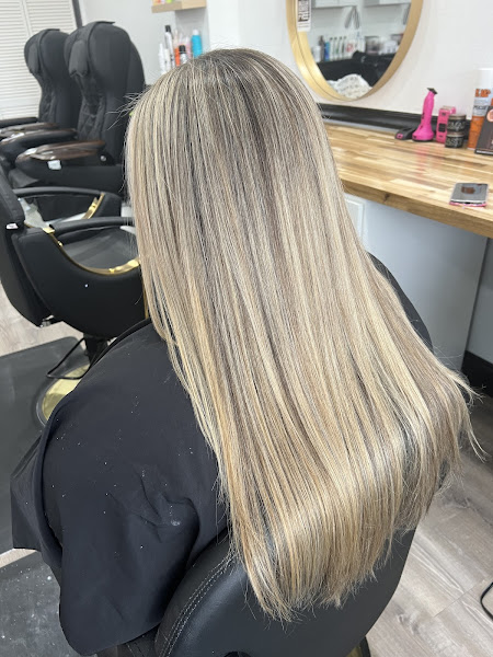 Beach Babes Salon - Hair salon in Destin