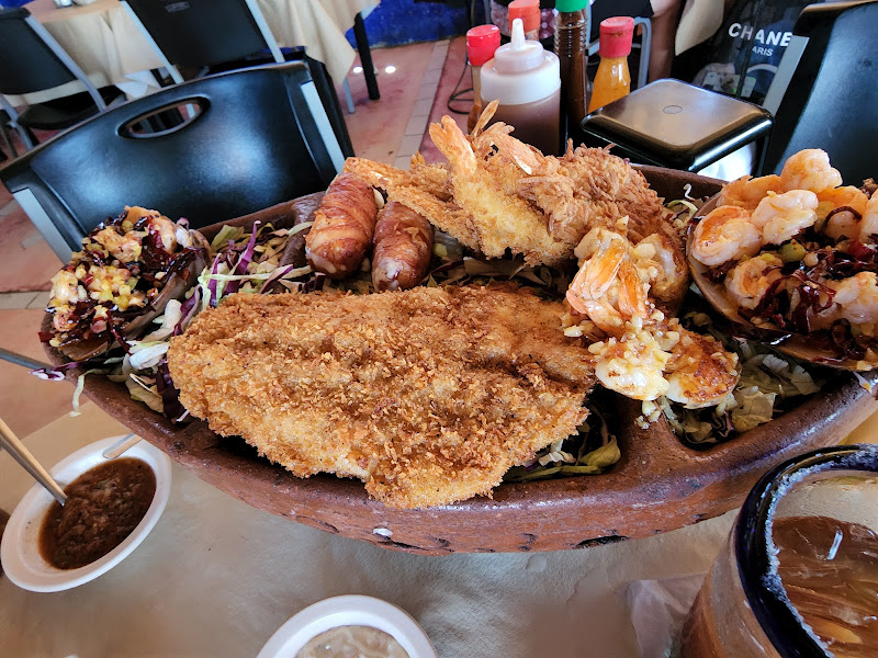 Mariscos Las Tres Islas - Seafood restaurant in Downtown