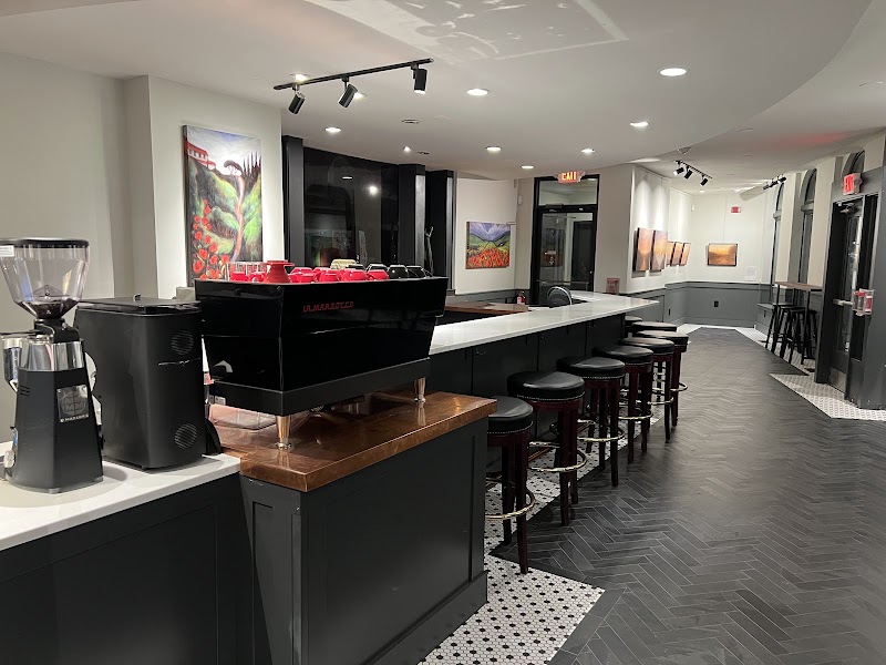 Flat Iron Coffee Bar - Coffee shop in Portland