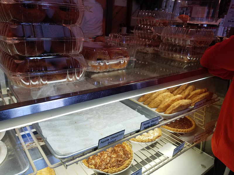 The Apple Barn & Cider Mill - General store in Sevierville