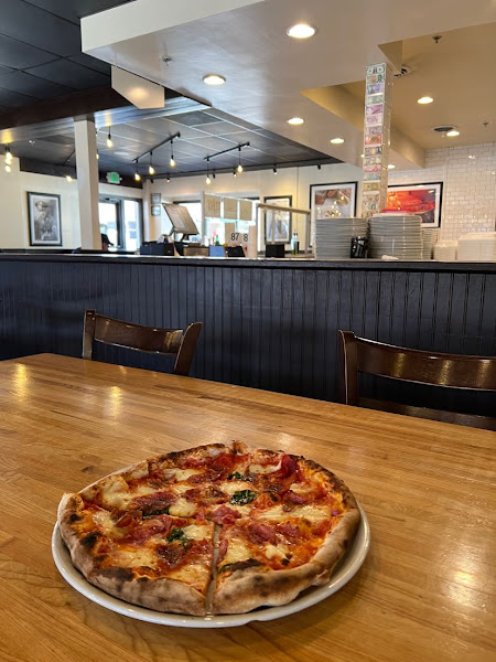 PizzAmoré - Pizza restaurant in Colorado Springs