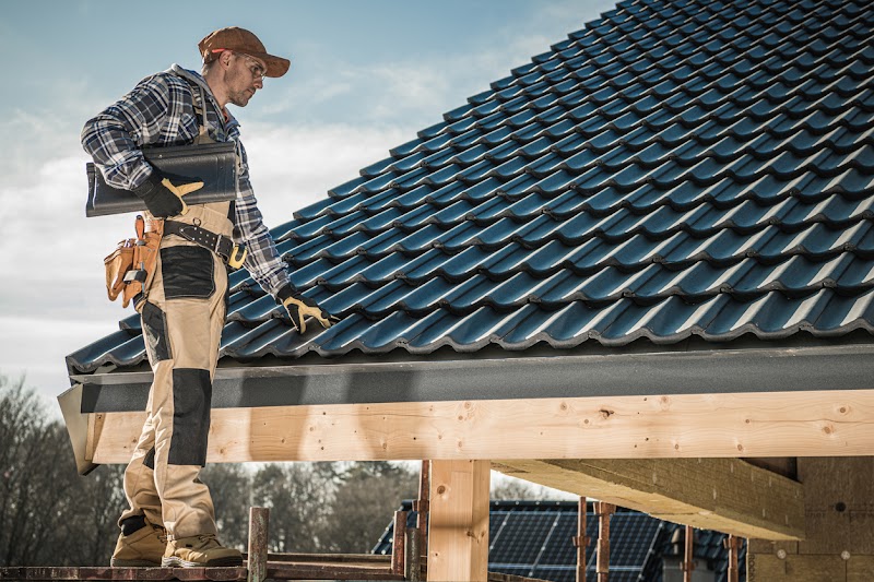 Local Repairs & Reroofs Of Naples Florida - Roofing contractor in Naples