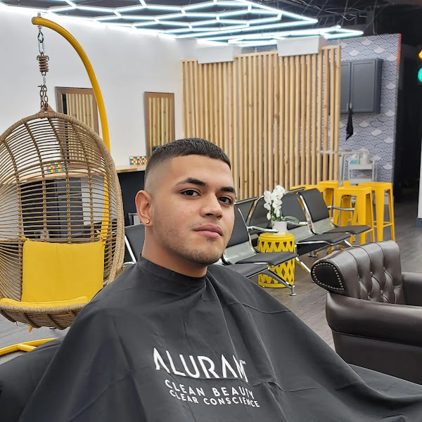 Pop Art Barbershop & Lash studio - Beauty salon in Destin