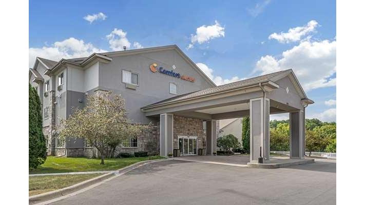 Comfort Suites Lake Geneva East - Hotel in Lake Geneva