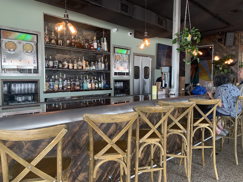 Tropics Cocktail Bar & Kitchen