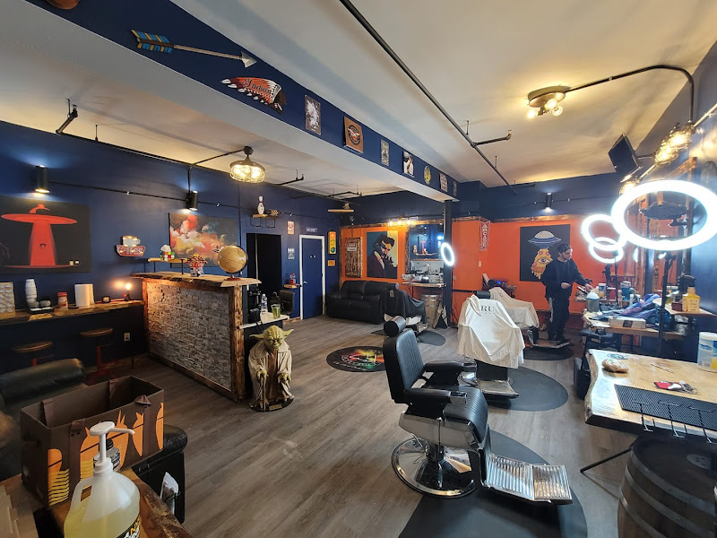 Maiello's Barbershop 2 - Barber shop in Lake George
