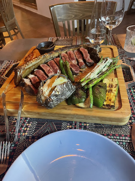 Serrano Wine & Grill - Grill in Jacarandas