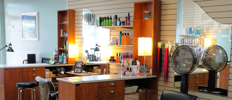 Oasis Salon - Hair salon in Lake Geneva