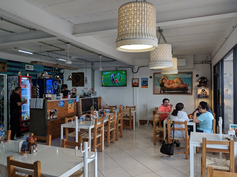 El Buzo Seafood and Beer - Seafood restaurant in Ferrocarrilera