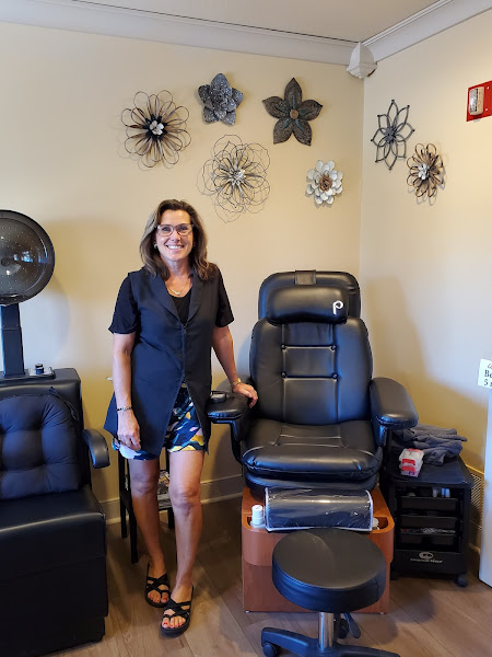 Connie’s Salon - Beauty salon in Sturgeon Bay