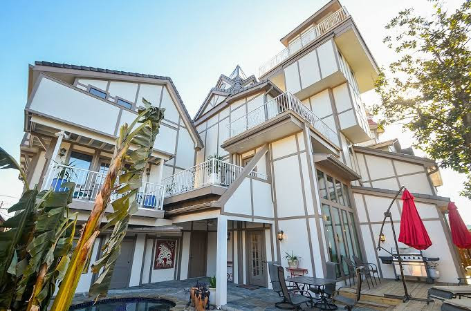 Houston Towers Inn - Inn in Houston