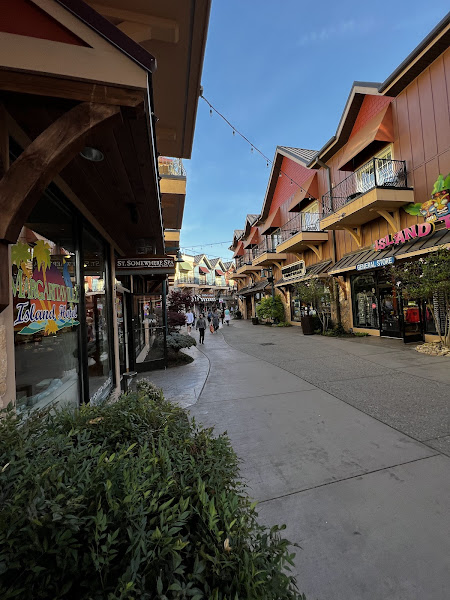 The Place of a Thousand Drips - Tourist attraction in Gatlinburg