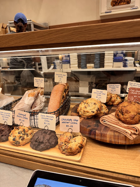Levain Bakery - Bakery in Chicago