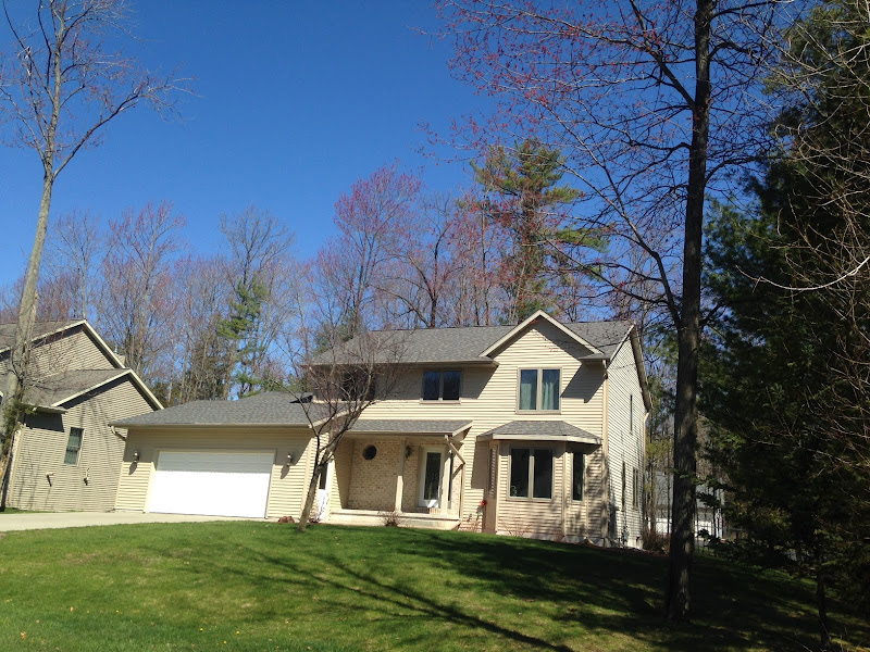 Seams Right - Roofing contractor in Marinette