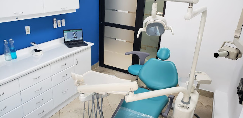 Clinica Dental U Smile Center - Dentist in Medano
