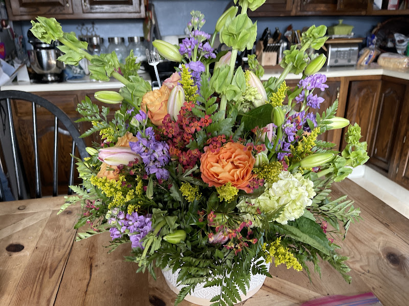 Tommi's Garden Blooms - Florist in Lake Geneva