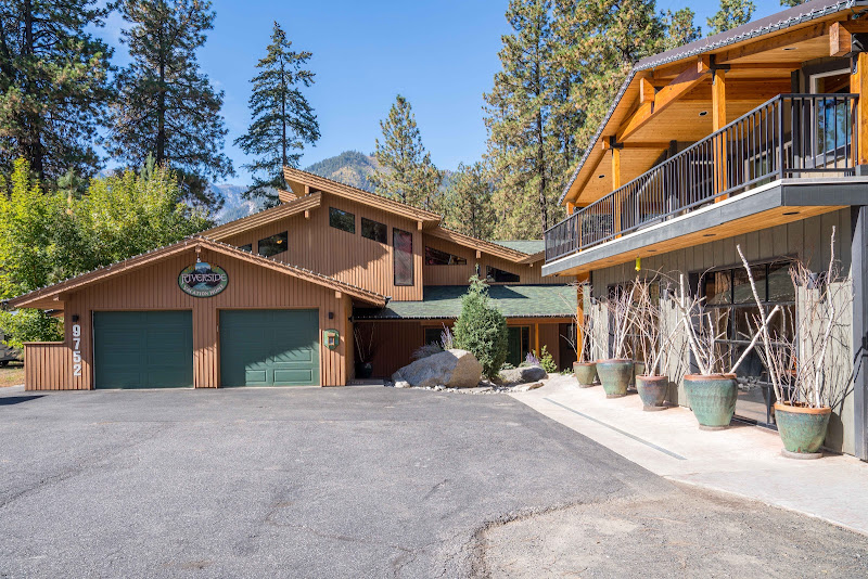 Riverside Vacation Home