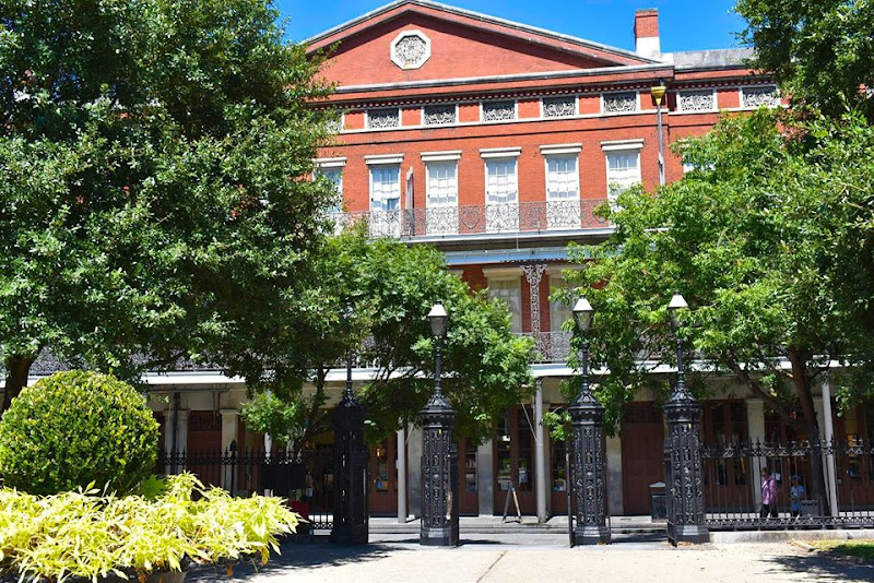 1850 House Museum & Gift Shop